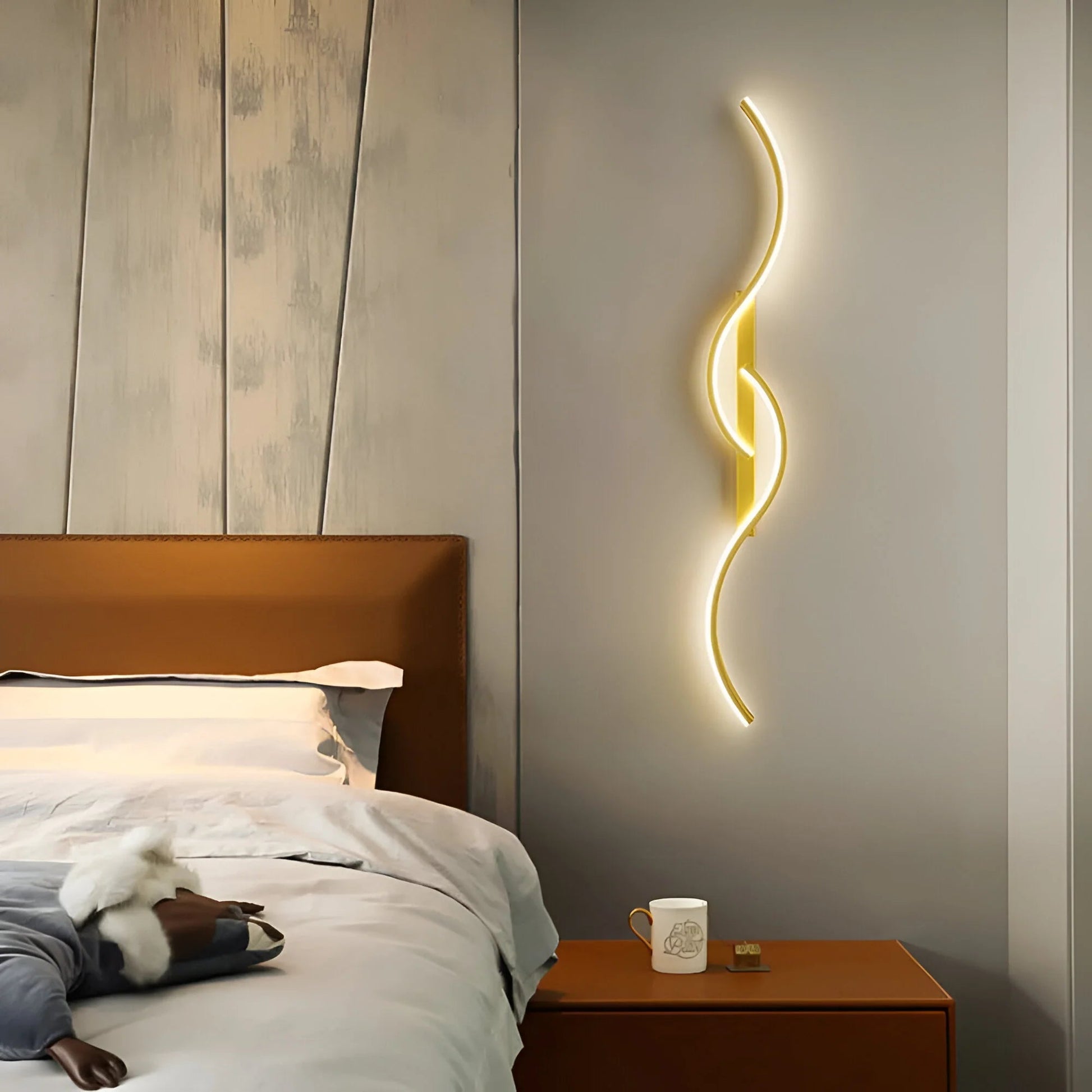 Elegant Curved Wall Light | Modern Sconce with Energy-Efficient LED | Stylish Illumination for Any Room 3